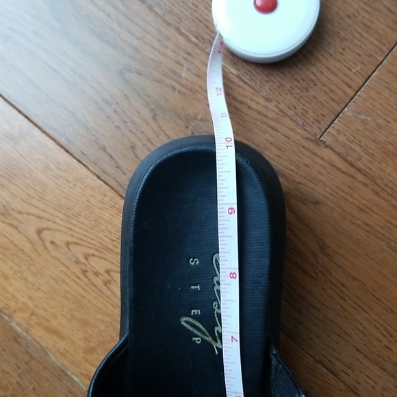 Sandals - Picture 7 of 7